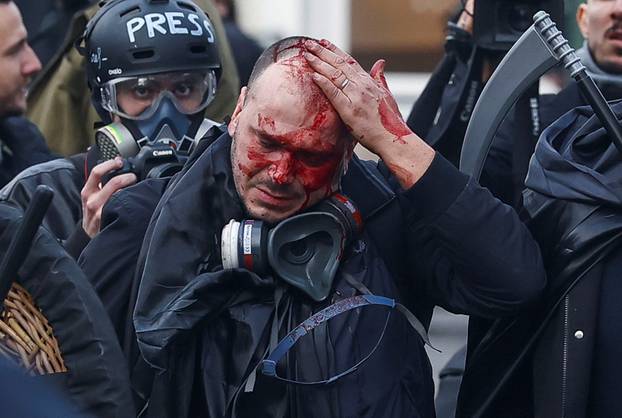 Farmers rally in a large-scale protest in Brussels as leaders meet in EU summit
