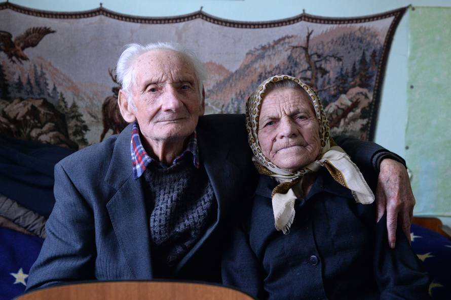 Slave 70. godišnjicu: Tjerali su me kada bih došao u njeno selo