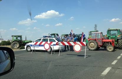 Policija upozorava: Uklonite traktore, kazne do 30.000 kn