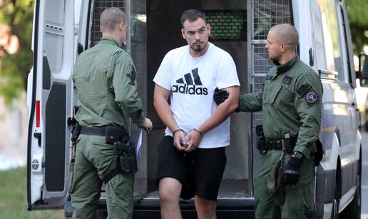 Pogledajte galeriju: Privođenje napadača na Slovence iz Umaga