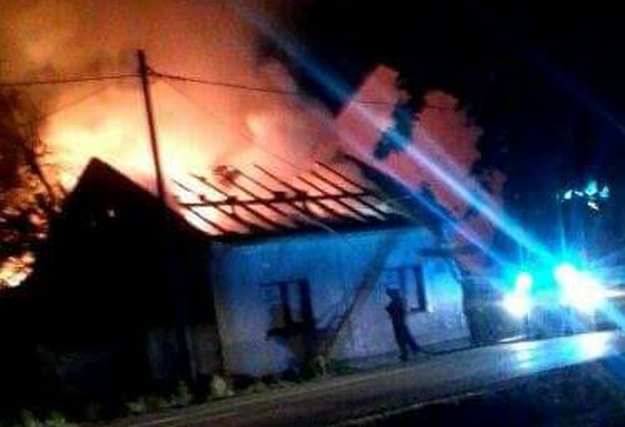 Kvar na instalacijama? Izgorio krov na trgovini autodijelova