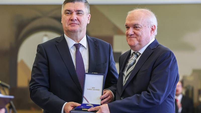 Torcida dala Hajdučko srce ikoni i kroničaru kluba Jurici Gizdiću
