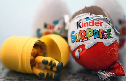 Ferrero iz britanskih trgovina povlači nekoliko serija Kinder jaja zbog trovanja male djece