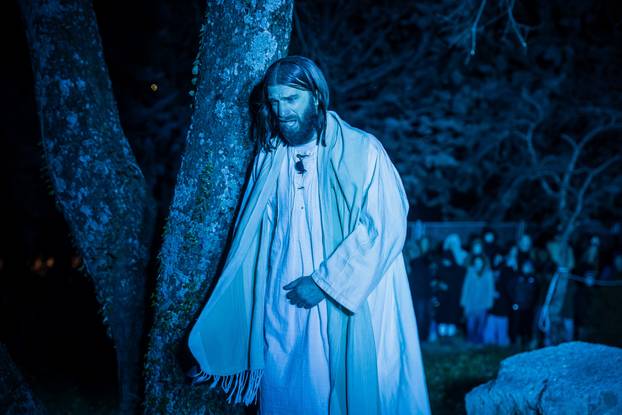 U Imotskom na Cvjetnicu uprizorena „Imotska Muka“, scenski prikaz Muke Gospodina našega Isusa Krista 