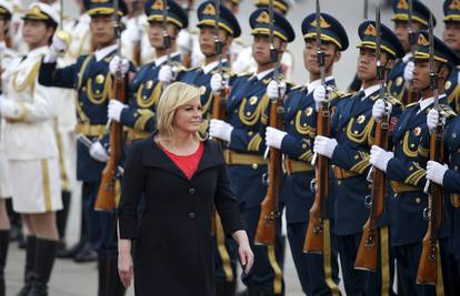 Kako da znamo kad se Kolinda šali, a kad ozbiljno krši Ustav?