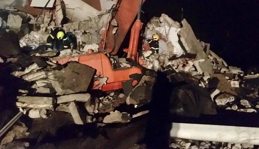 Detalji strave: Tri etaže hotela zatrpale su bagerista u Poreču