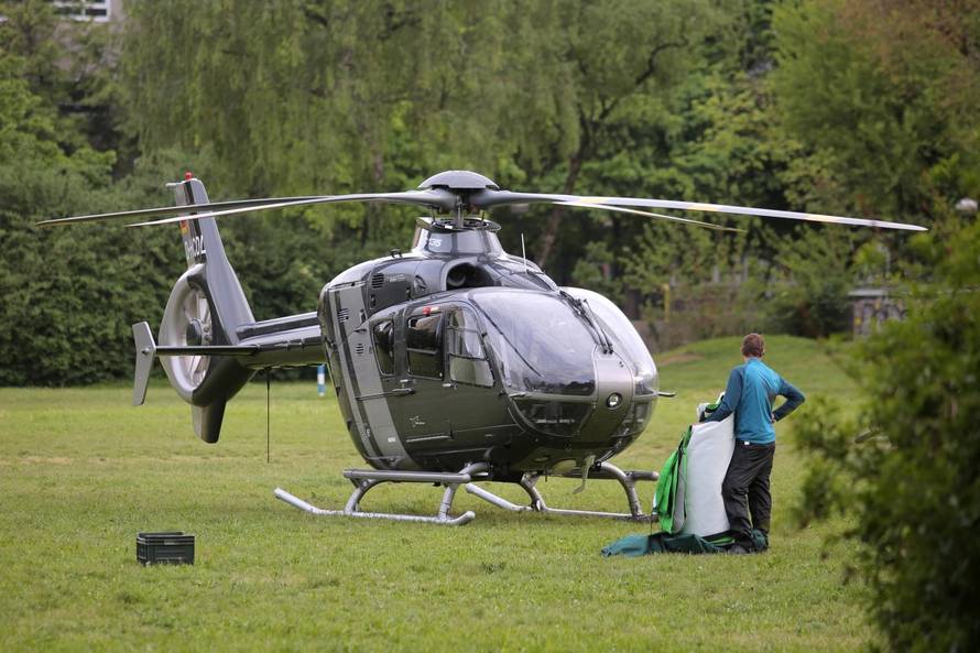 Snimanje filma The Hitman's Wife's Bodyguard na igralistu iza muzeja Mimara