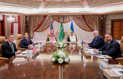 U Saudijskoj Arabiji pregovaraju o miru, a Kijev su zasuli novim dronovima i raketama