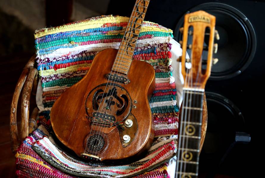 Šibenčanin Srđan Trojan je samouki tvorac neobičnih glazbala unikatnog zvuka