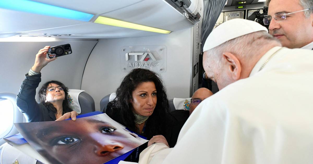 ‘Coronary heart-wrenching Picture Touches Pope Francis: Migrants Incarcerated in Camps and Dumped at Sea…’