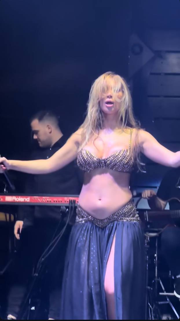 FOTO Vatrena Tea Tairović rasplesala publiku: 'Možemo li kod tebe na instrukcije?'