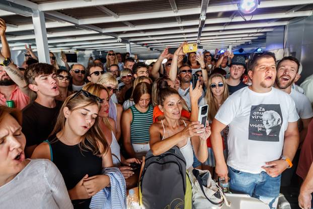 Split: Koncertom na trajektu "Korčula" počeli dani sjećanja na Olivera Dragojevića