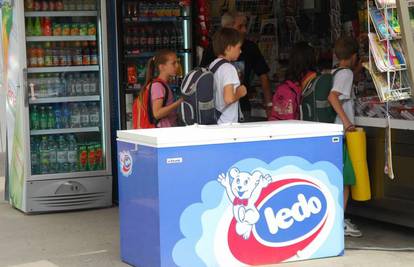 Karlovac: Mladići su ukrali čak 147 sladoleda iz Tiska