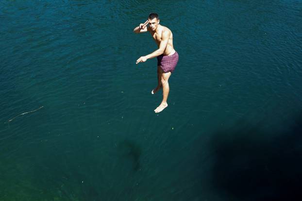 Residents and tourists battle heatwave in Podgorica