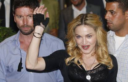 Madonna je objavila zaruke s 30 godina mlađim Brahimom?