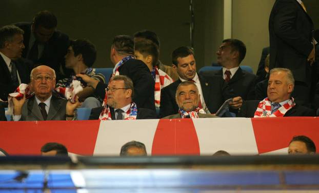 ARHIVA - 2006. Zagreb: Vatreni i "maksimirska krtica" srušili su Englesku 