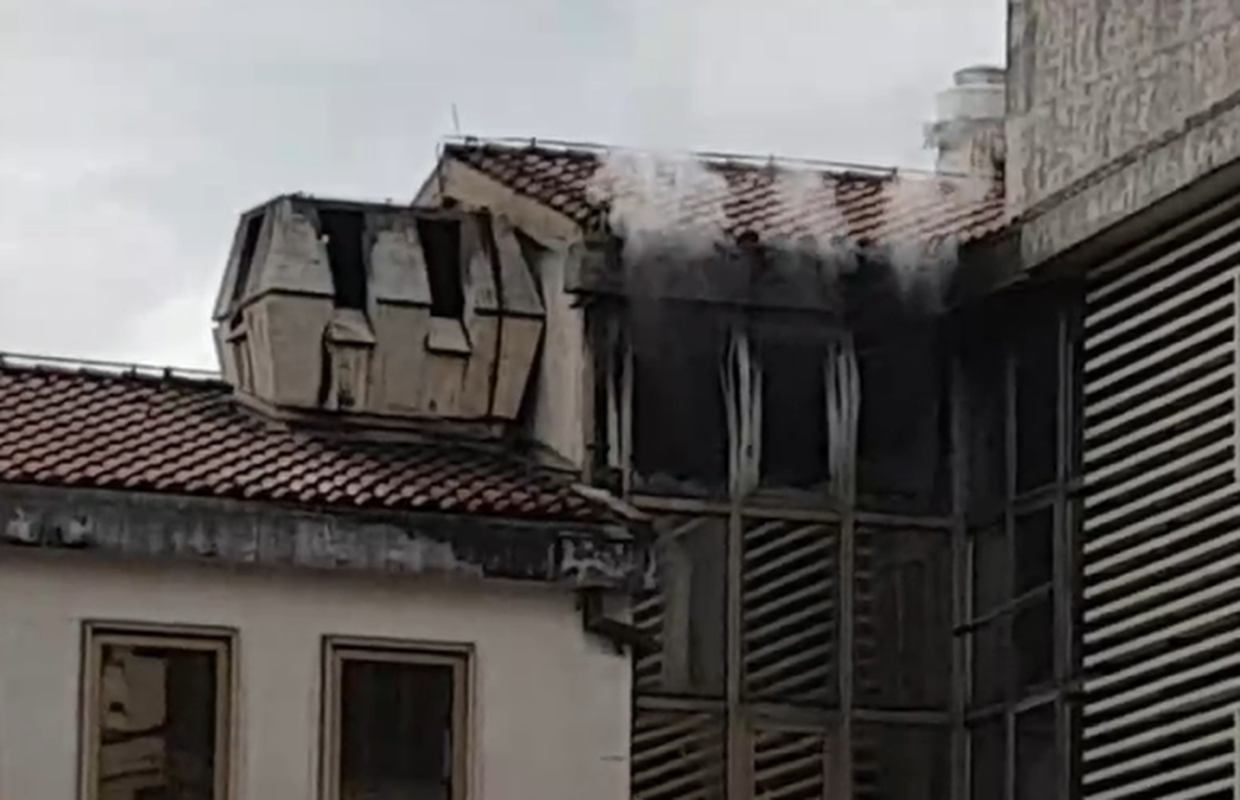 Gorjelo u poslovnoj zgradi u Rijeci: Vatra progutala ured