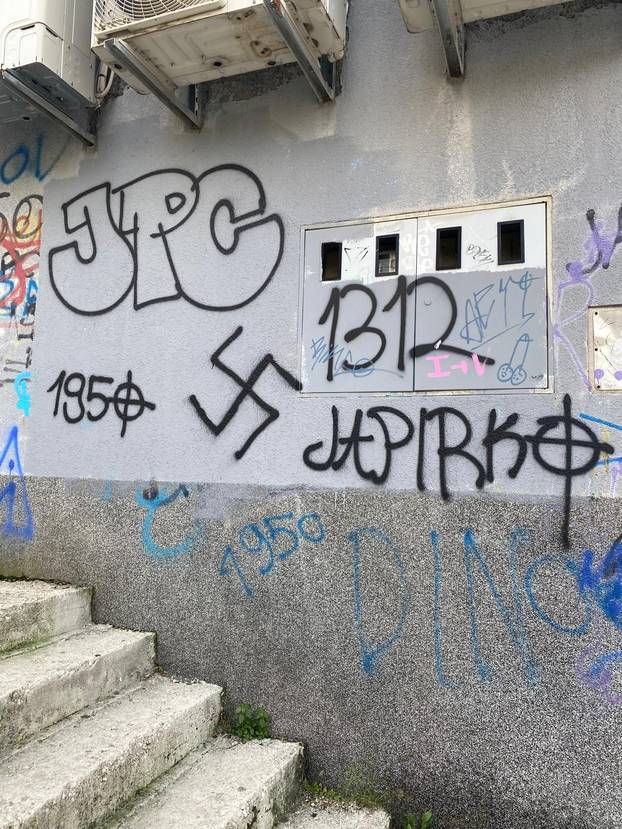 ODVRATNO! Zid mržnje na 'Putu mira': Ovo su ulice u Solinu i Splitu. Pune nacističkih znakova