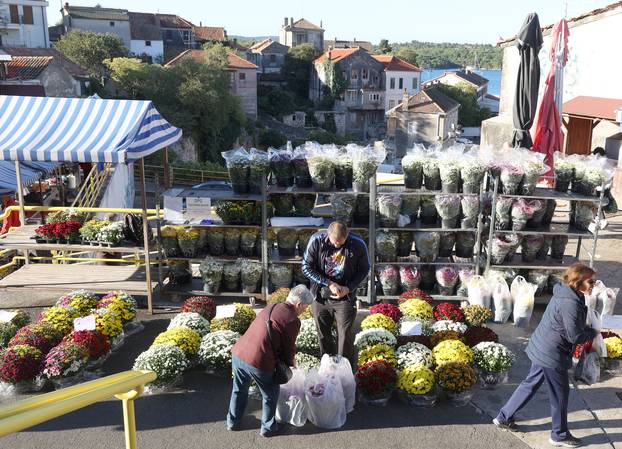 Šibenik: Uo?i nadolaze?ih blagdana pove?ana ponuda cvije?a i cvjetnih aranžmana