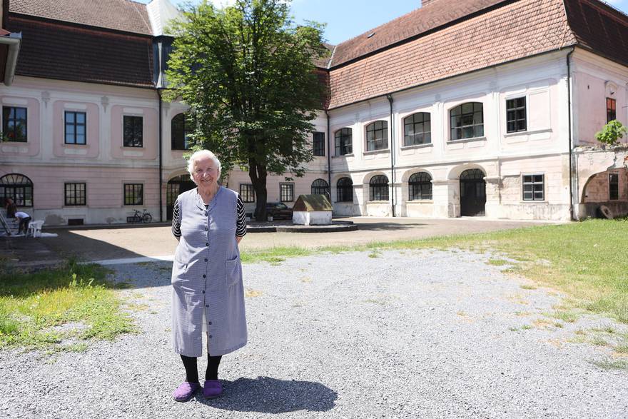 Daruvar: Terezija Josipović živi u dvorcu