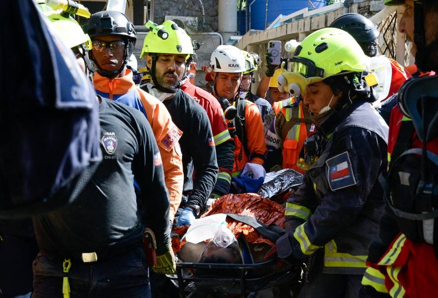 Aftermath of earthquakes in La Guaira