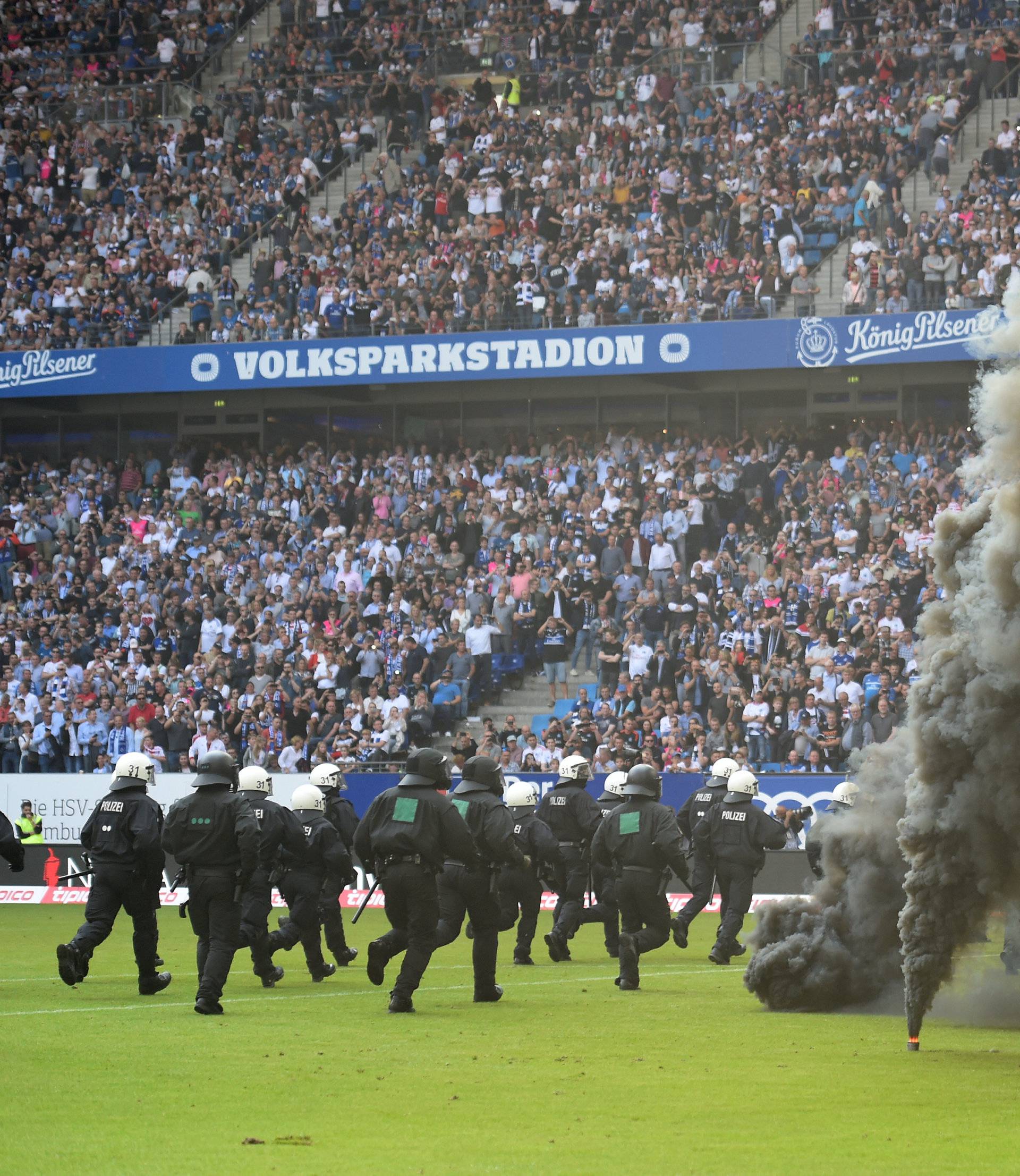 Bundesliga - Hamburger SV v Borussia Moenchengladbach