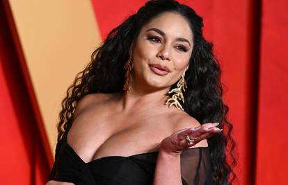 Glumica Vanessa Hudgens u bikiniju ponosno pokazala poveći trudnički trbuh