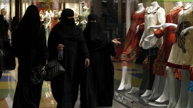 FILE PHOTO: Saudi women shop at Al-Hayatt mall in Riyadh