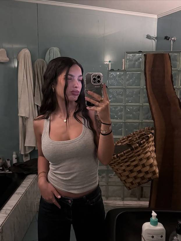 FOTO KAKVE LJEPOTICE! Ima li Španjolska najljepše WAGS-ice? Evo koga ljube Olmo i društvo...