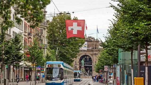 Švicarska se otvara za Hrvate, već traže brojne radnike, stolar može zaraditi 460.000 kuna