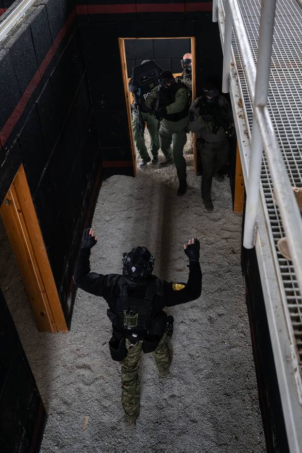 FOTO Counter-strike na hrvatski način! Pogledajte vježbu vojne policije i specijalaca iz MUP-a