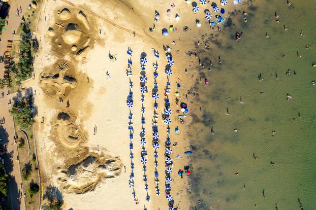 FOTO Festival pješčanih skulptura na Rabu: Tritonova banda proglašena najboljom