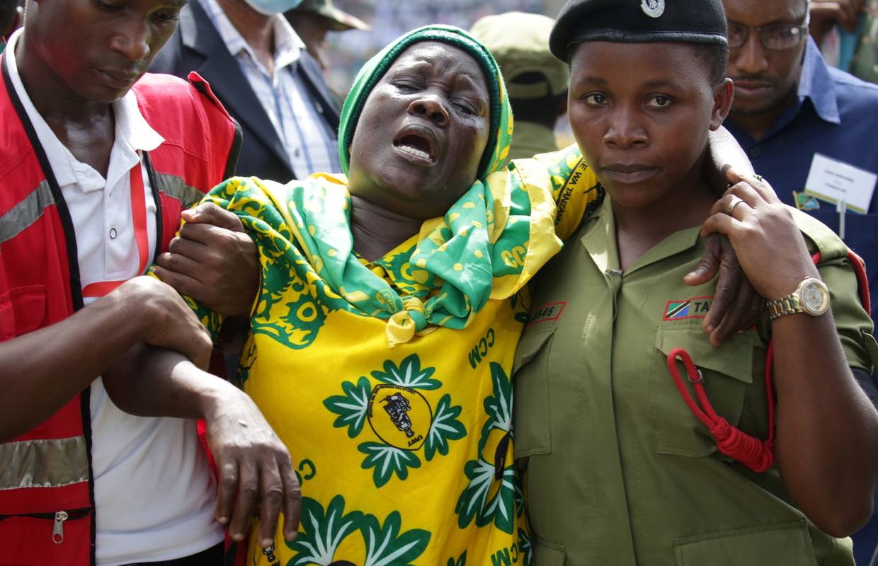 Poginulo 45 ljudi u stampedu na pogrebu predsjednika Tanzanije
