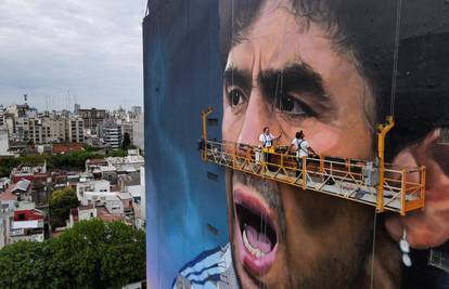 U Argentini osvanuo divovski mural u čast Diegu Maradoni