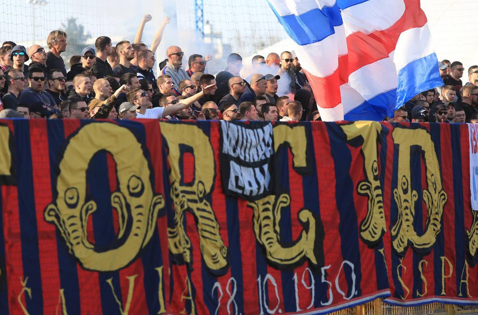 Gori splitsko nebo! Torcida je za 70. rođendan zapalila cijeli grad