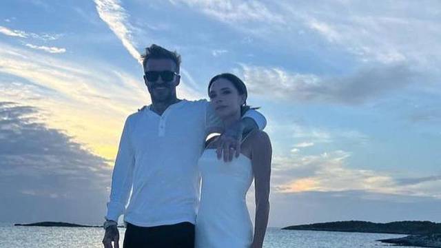 Victoria Beckham pohvalila se Davidovim tijelom na plaži: 'Nije loše za 47-godišnjaka'