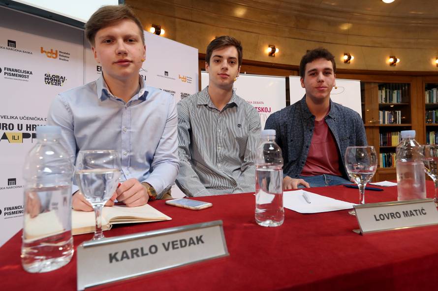 Debata u HNB-u: Srednjoškolci raspravljali o uvođenju Eura