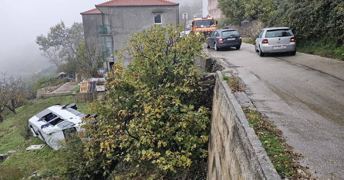 Children Hospitalized After School Van Strays from Road Near Split