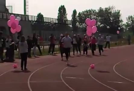 Sandra trčala u štafetnoj utrci za žene oboljele od raka dojke