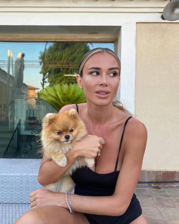 FOTO Diletta otkrila trbuščić! 'Najljepši poklon za ovaj Božić'