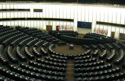 Europskom parlamentu urušio se strop u dvorani