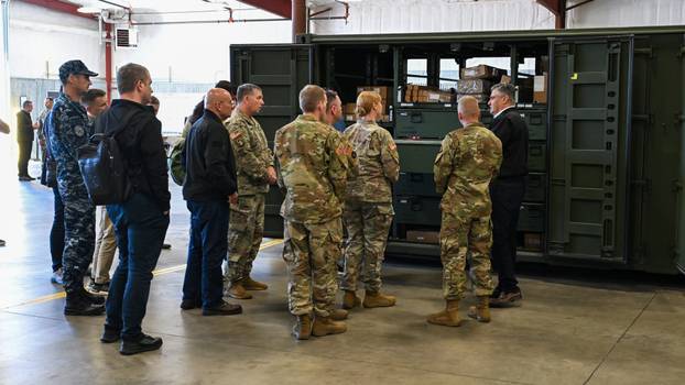 FOTO Milanović posjetio vojni kamp u Minessoti: Naši ljudi su ponosni na ovu suradnju
