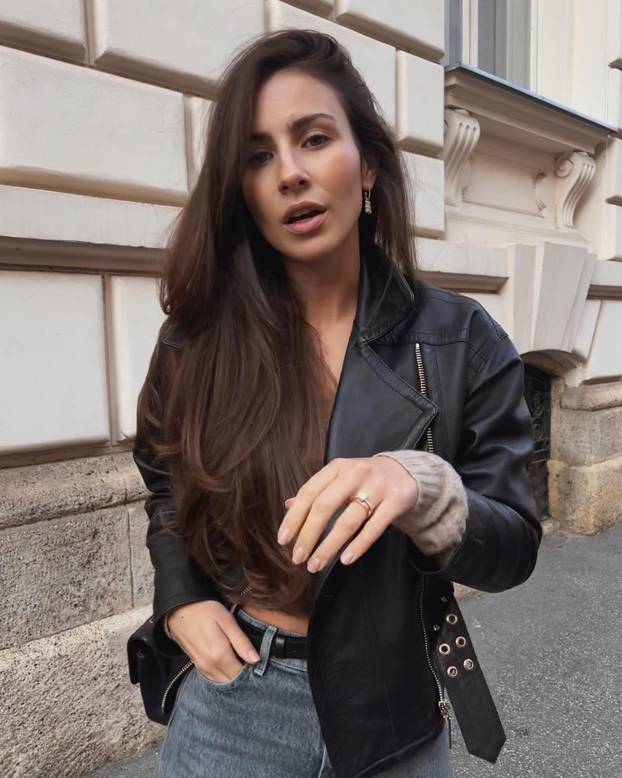 FOTO Bivša klizačica osvojila je Livakovića. Skrivala je trbuh na utakmici, sad su dobili prinovu