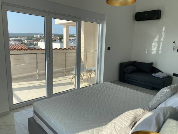 Prodaje se vila u Lunu s velikim bazenom: Cijena? Ma sitnica...