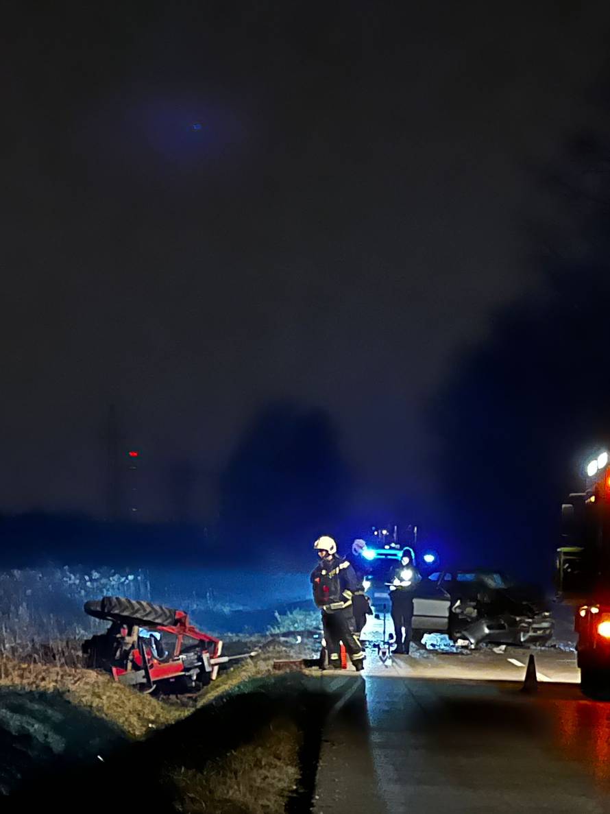 FOTO Užas kraj Velike Gorice: Sudarili se traktor i automobil, jedan čovjek završio u bolnici