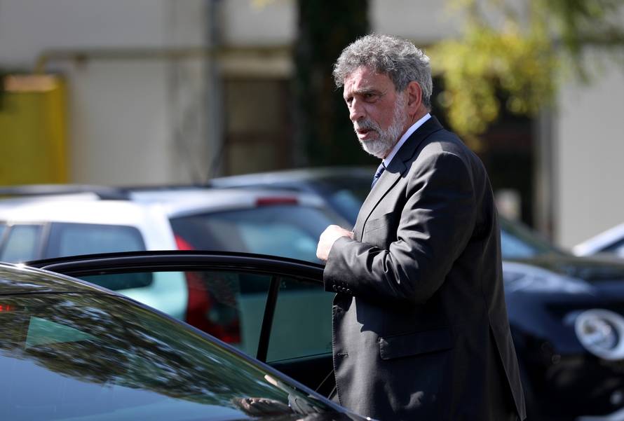 Ministar Fuchs došao dati podršku ravnatelju škole u Krapinskim Toplicama