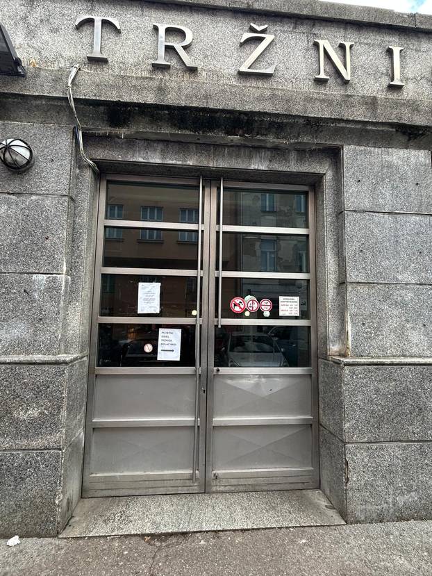 Dio Dolca i dalje zatvoren zbog odloma dijela stropa: 'Statičar nije htio potpisati da je sigurno'