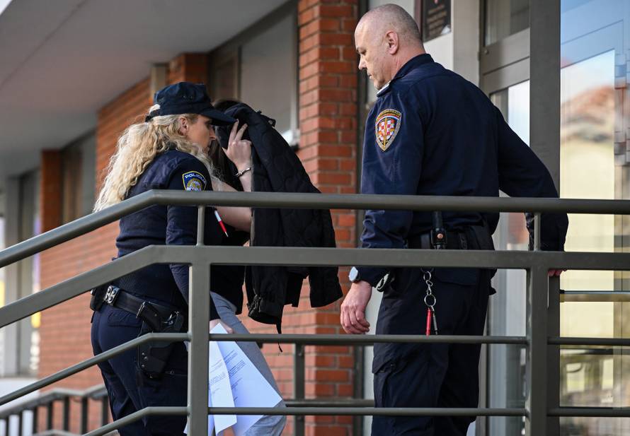 Privođenje muškarca i žene na Županijski sud u Velikoj Gorici