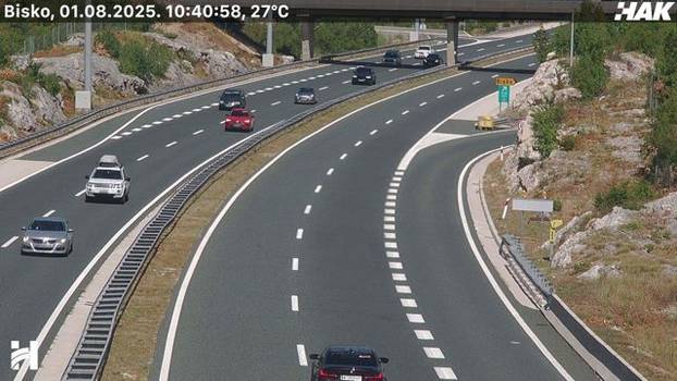 FOTO Kreće udarni vikend, kod Lučkog se zagužvalo: Kolone su prema moru, vozi se usporeno