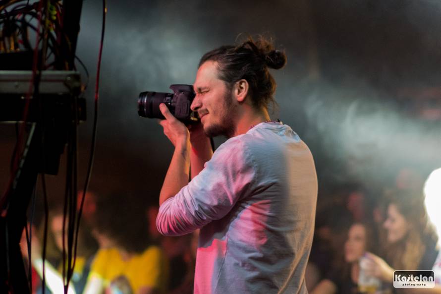 Vitasović je studenticu pozvao na stage pa su skupa zapjevali